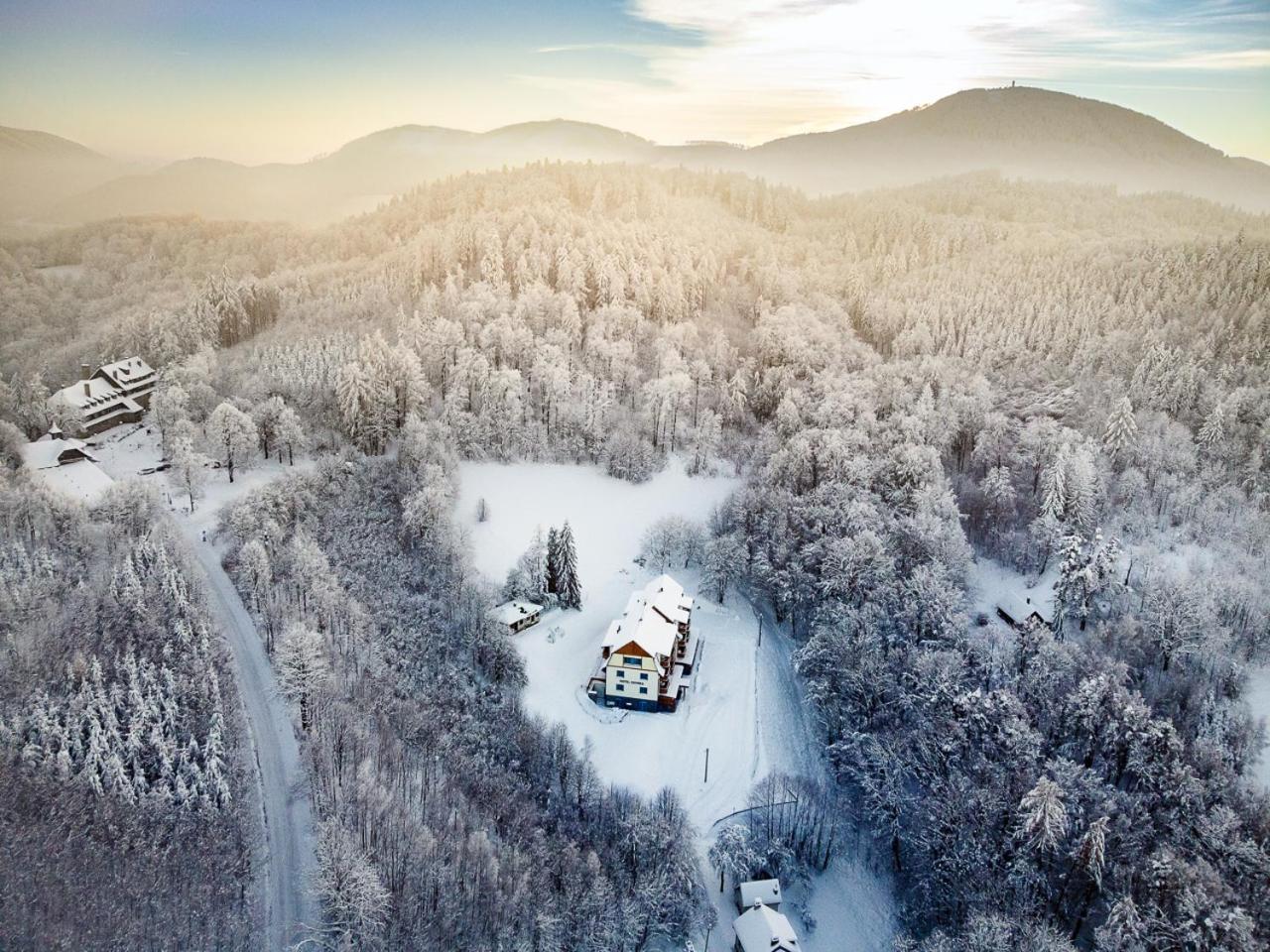 Frenštát pod Radhoštěm Hotel Edvard المظهر الخارجي الصورة